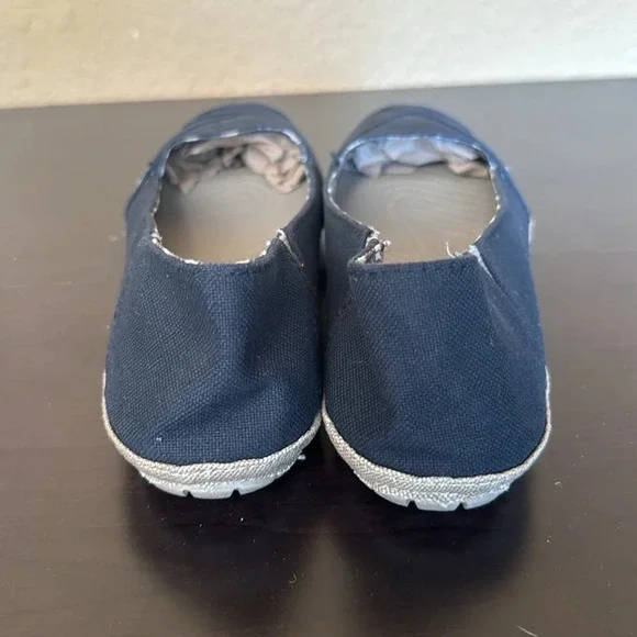 CROCS Black Slip On Flats 6.5/7M - Picture 4 of 6